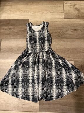 Dot Dot Smile Girls Black and White Snake Print Casual Dress